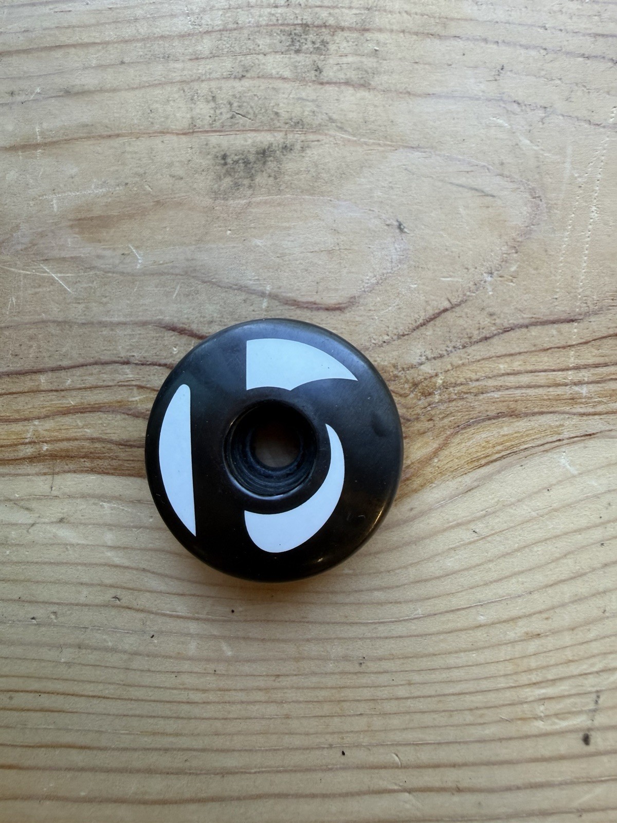 Bontrager 1 1/8 Inch Carbon Headset Topcap Preload Adjuster OCLV Black