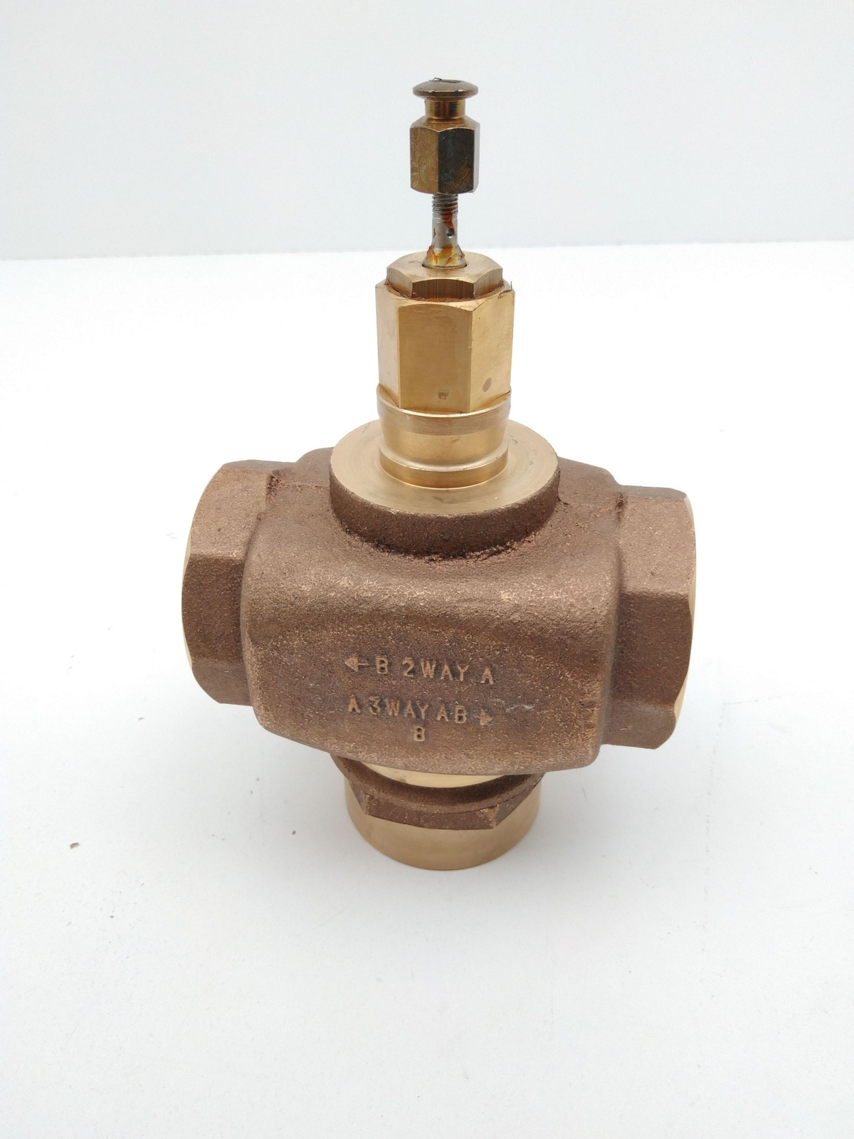 Honeywell V5013N1097 3-way Globe Mixing Valve, 2"NPT Brass