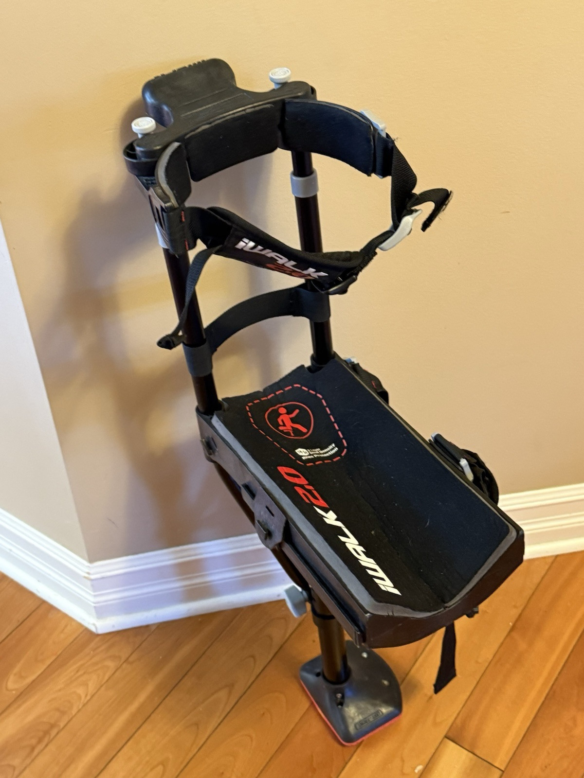 New: IWALK Hands Free Crutch Model 2.0 Great Condition