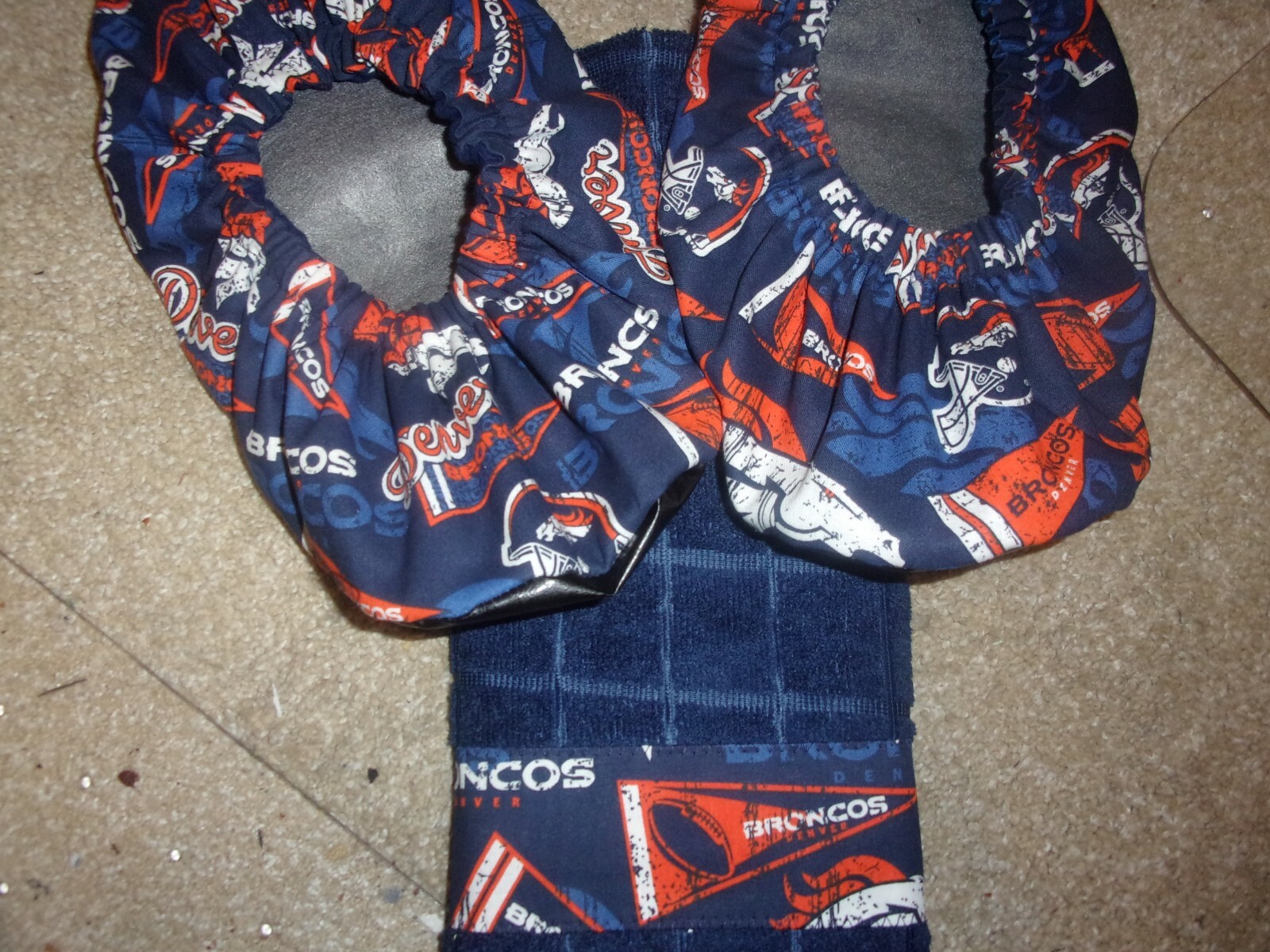 BOWLING SHOE COVERS W/TOWEL  NFL DENVER BRONCOSTHEME