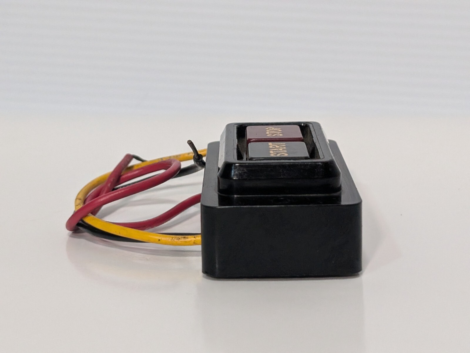 4042-B1 Start Stop Switch Green Red Button Industrial Assembly Component Module