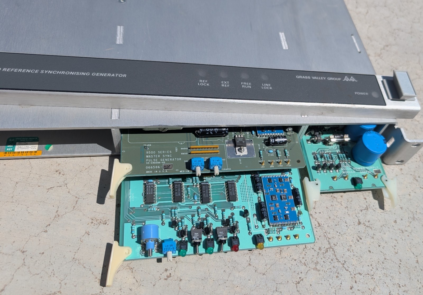 Grass Valley Group 9560 Reference Synchronising Generator, Sync Gen; used, works
