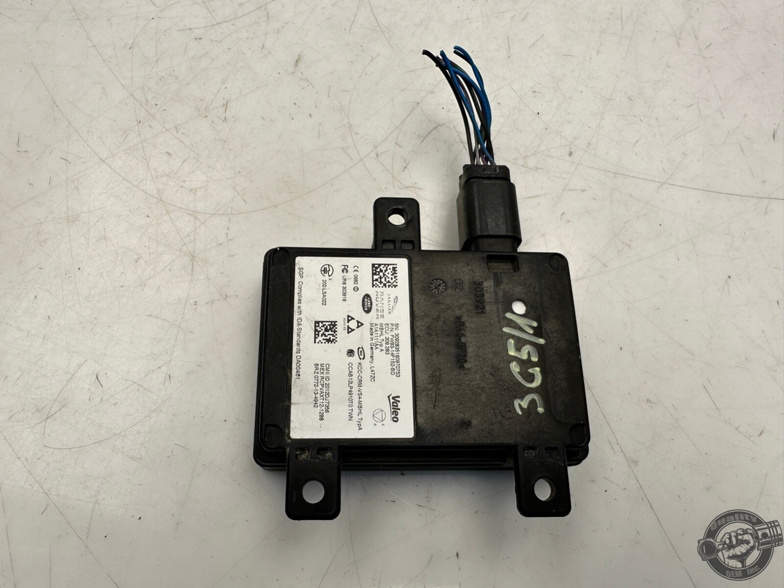2017-2020 JAGUAR XE XF F-PACE REAR LEFT / RIGHT BLIND SPOT SENSOR CONTROL MODULE