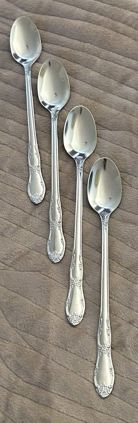 WM A Rogers Oneida Ltd FENWAY Stainless *** (4)  Iced Teaspoons ***