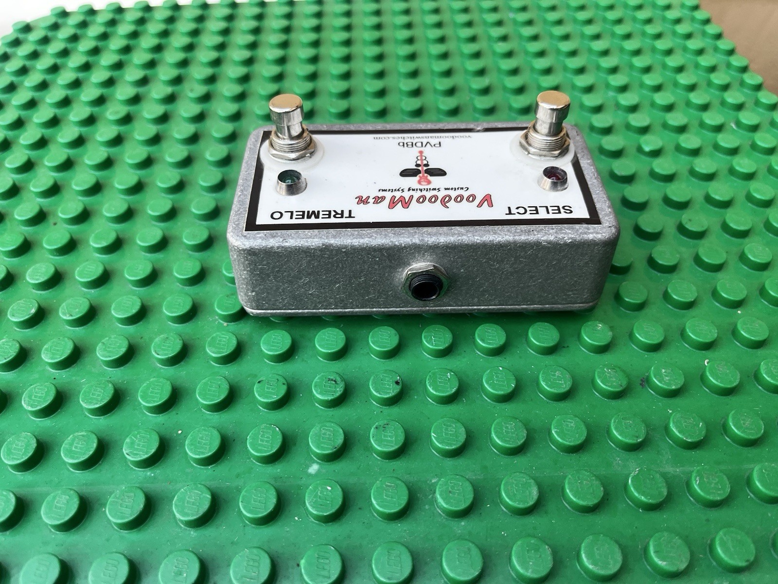 Voodoo Man PVDBb Foot Tremelo Switch Pedal Shown