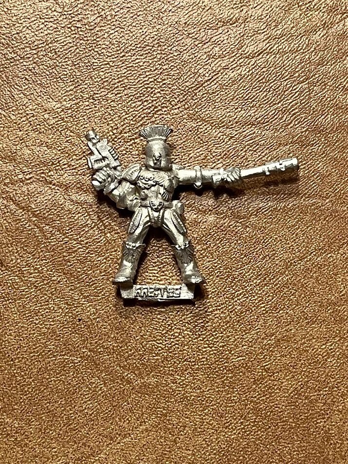 Warhammer 40K Classic Necromunda Adeptus Arbites Champion Centurion metal OOP