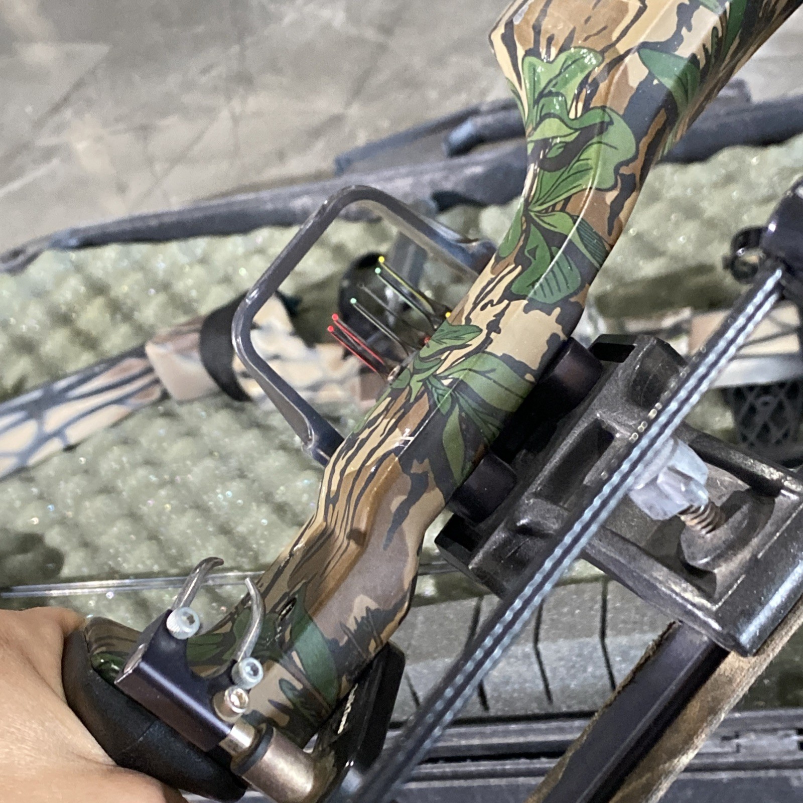 3pc Browning Mirage 3D Bear First Strike w/ Case Compound Bow Archery *NO STRING