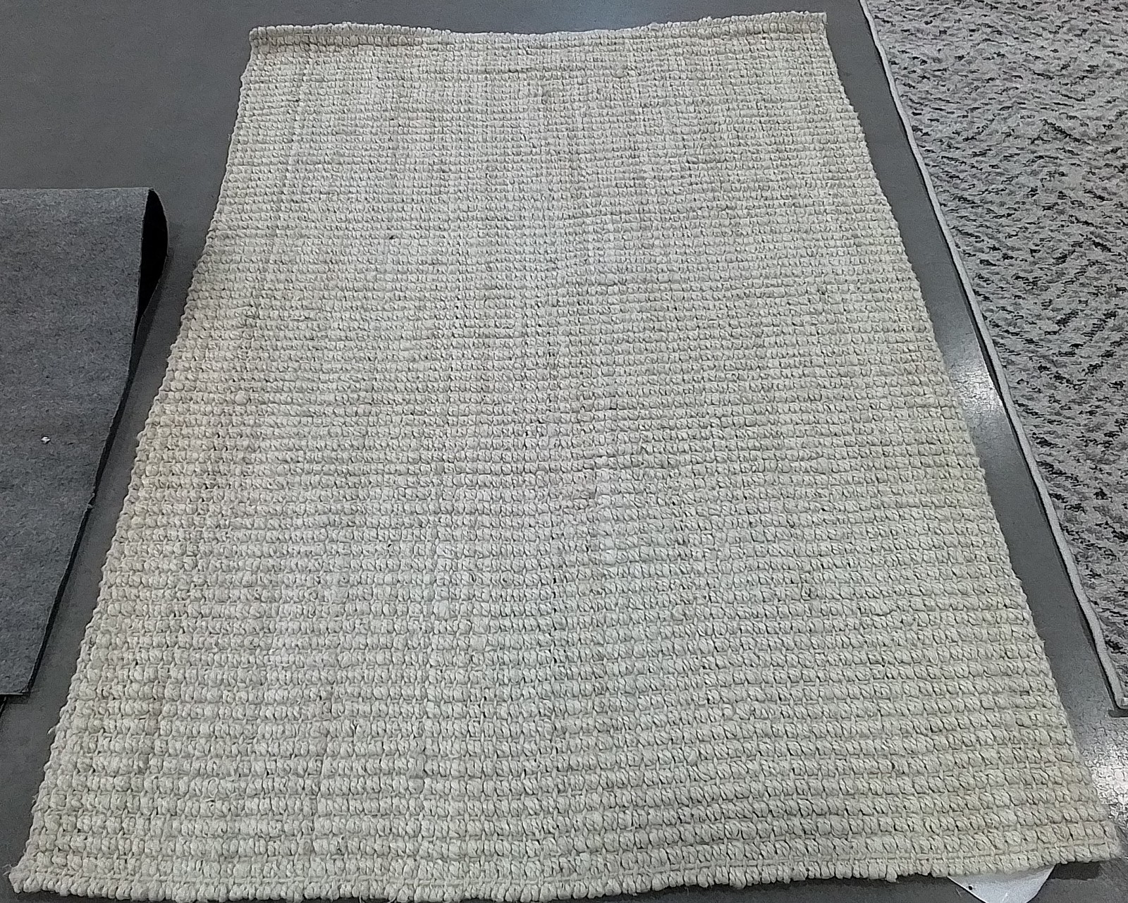 IVORY 4'-0" x 6'-0" Broken Thread Rug, Reduced Price 1172797766 NF730A-4