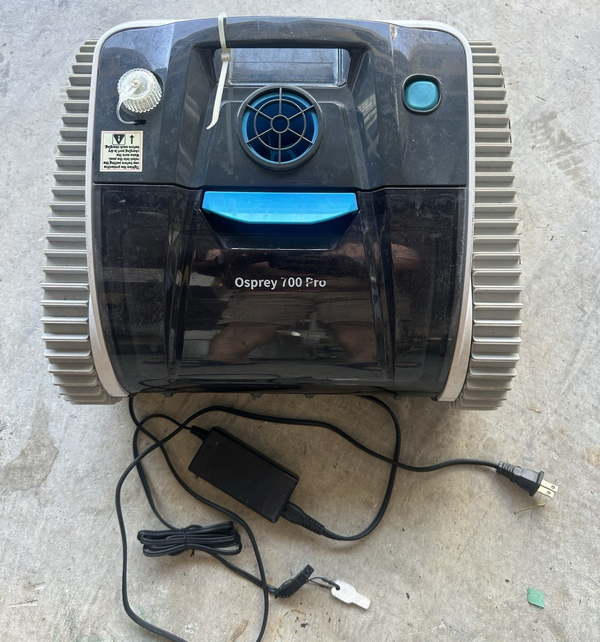 WYBOT Robotic Pool Cleaner Osprey 700 Pro FOR PARTS OR REPAIR - Non-Working
