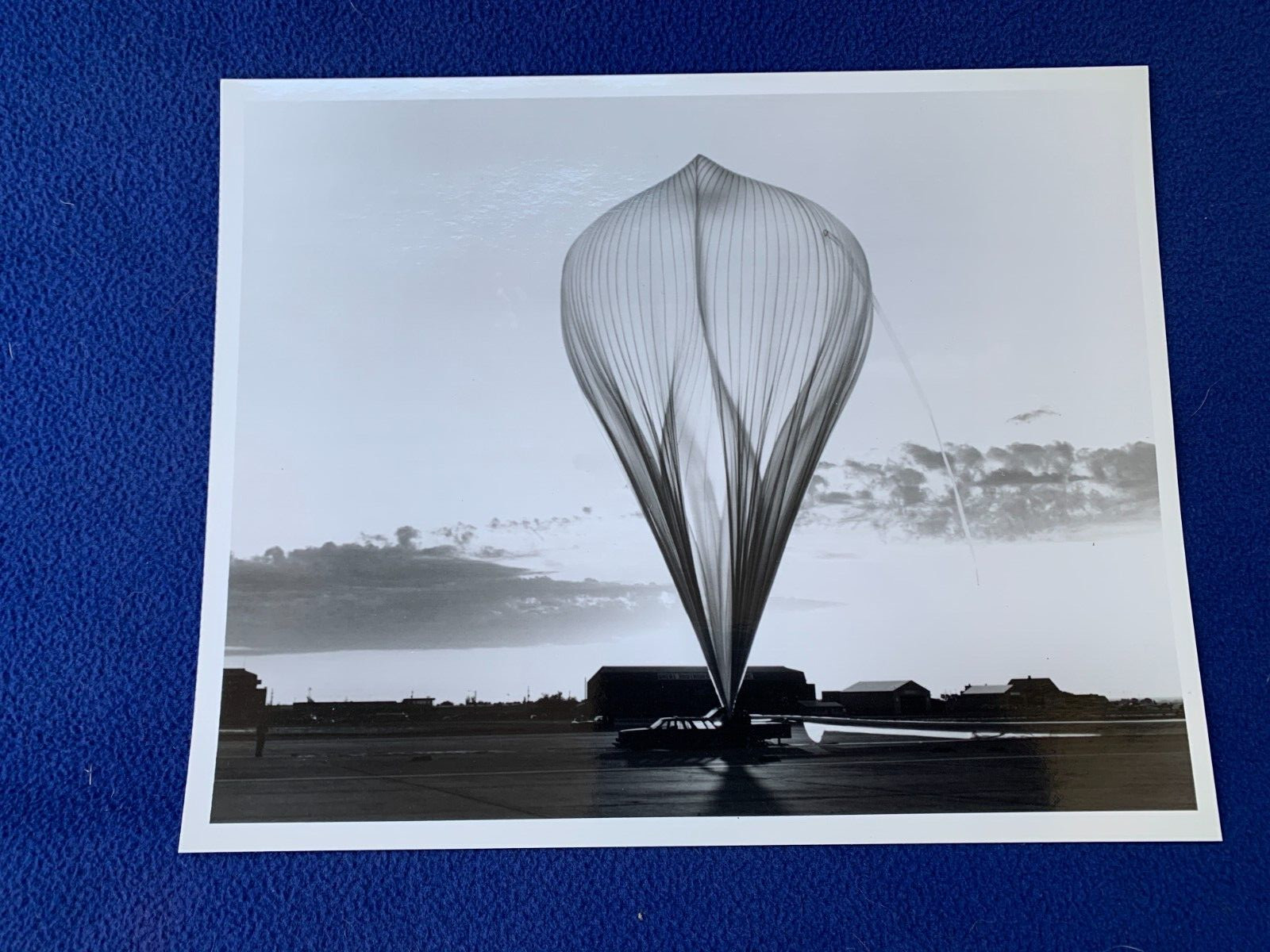 NASA real PHOTO space SPACECRAFT travel AERONAUTICS capsule LANDING parachute