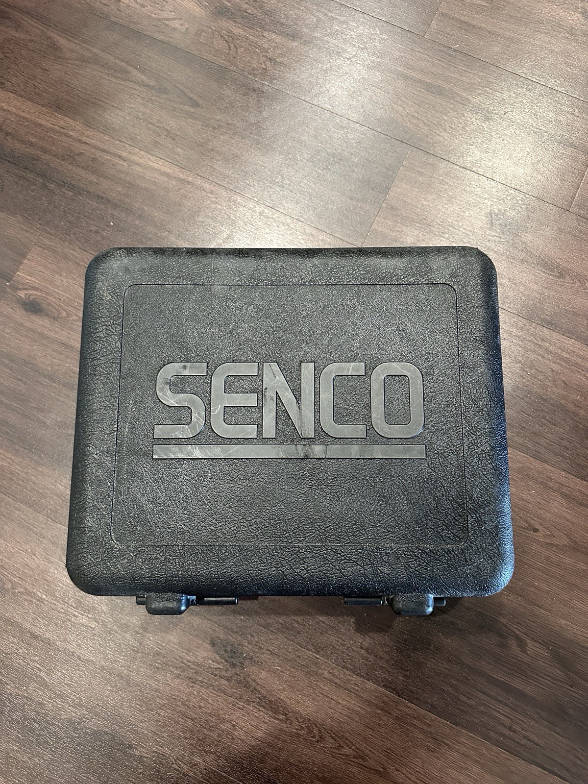 Senco SFN40 Pneumatic Finish Nailer Nail WITHOUT Plastic Case WORKING!
