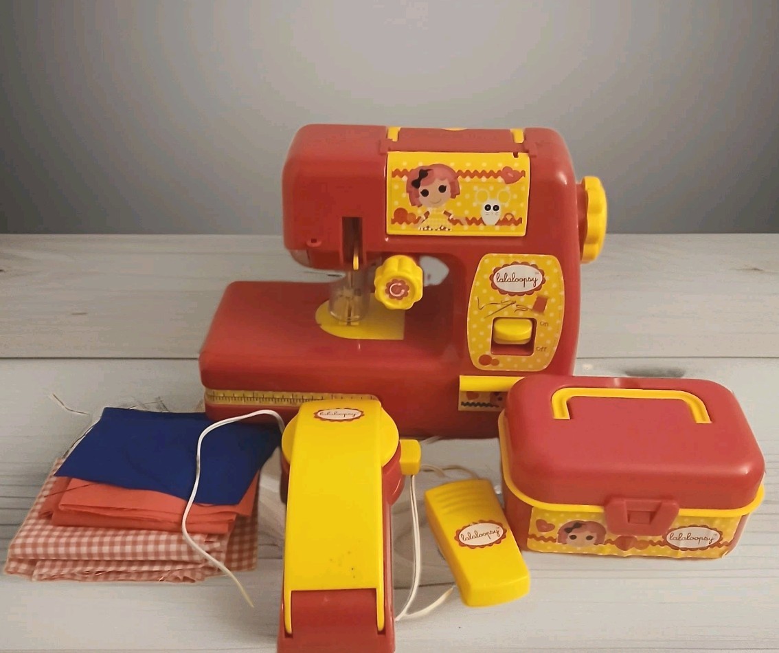 Lalaloopsy Deluxe Sewing Machine Toy -