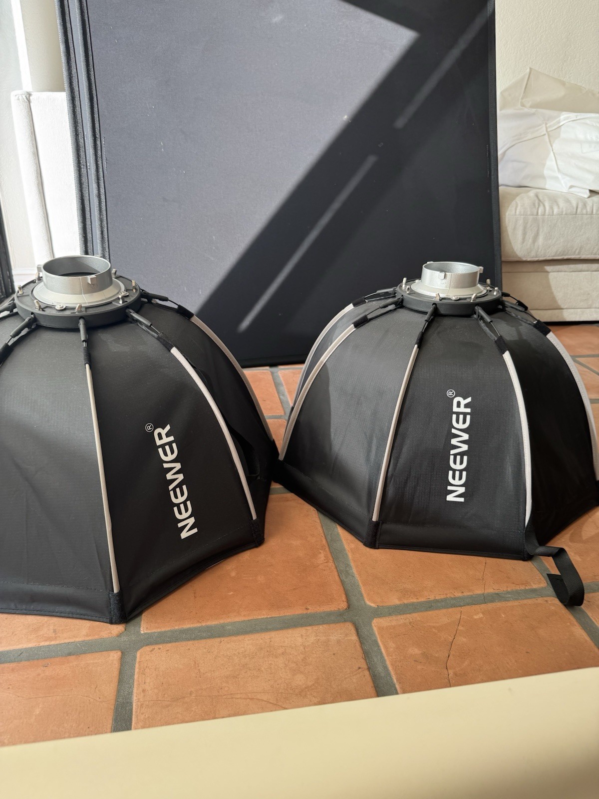 Neewer Photography Lighting Kit with Backdrop
