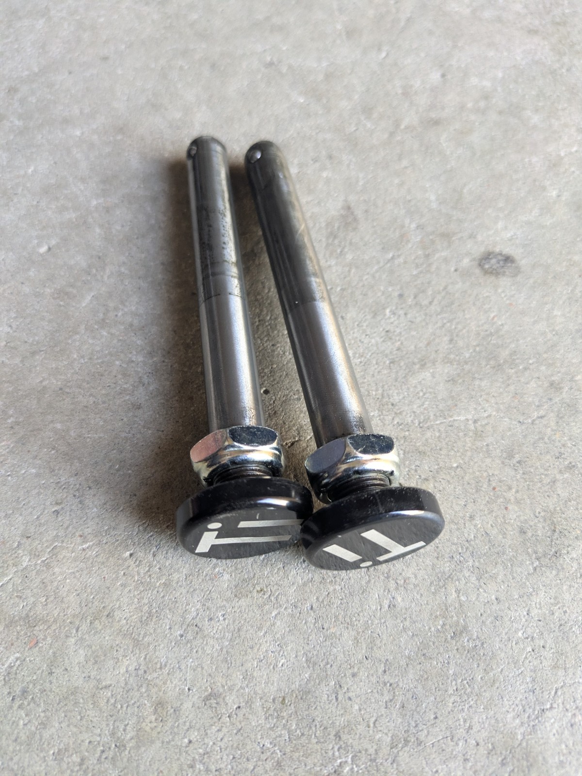 Wheelchair Quick Release Axle Pair 3-3/4 To 4-1/4 X 1/2 Tilite Quickie