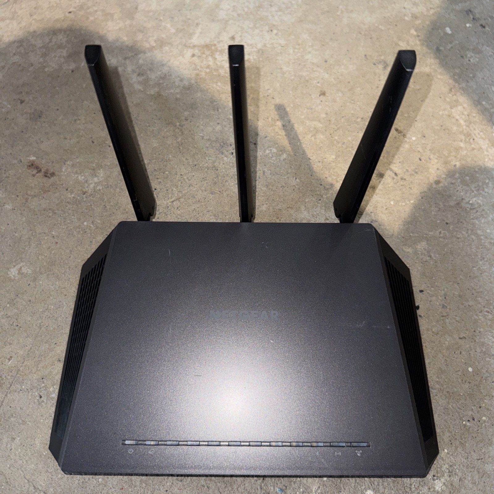 NETGEAR Nighthawk DST AC1900 Dual-Band Mesh Smart Wi-Fi Wireless R7000 No Plug