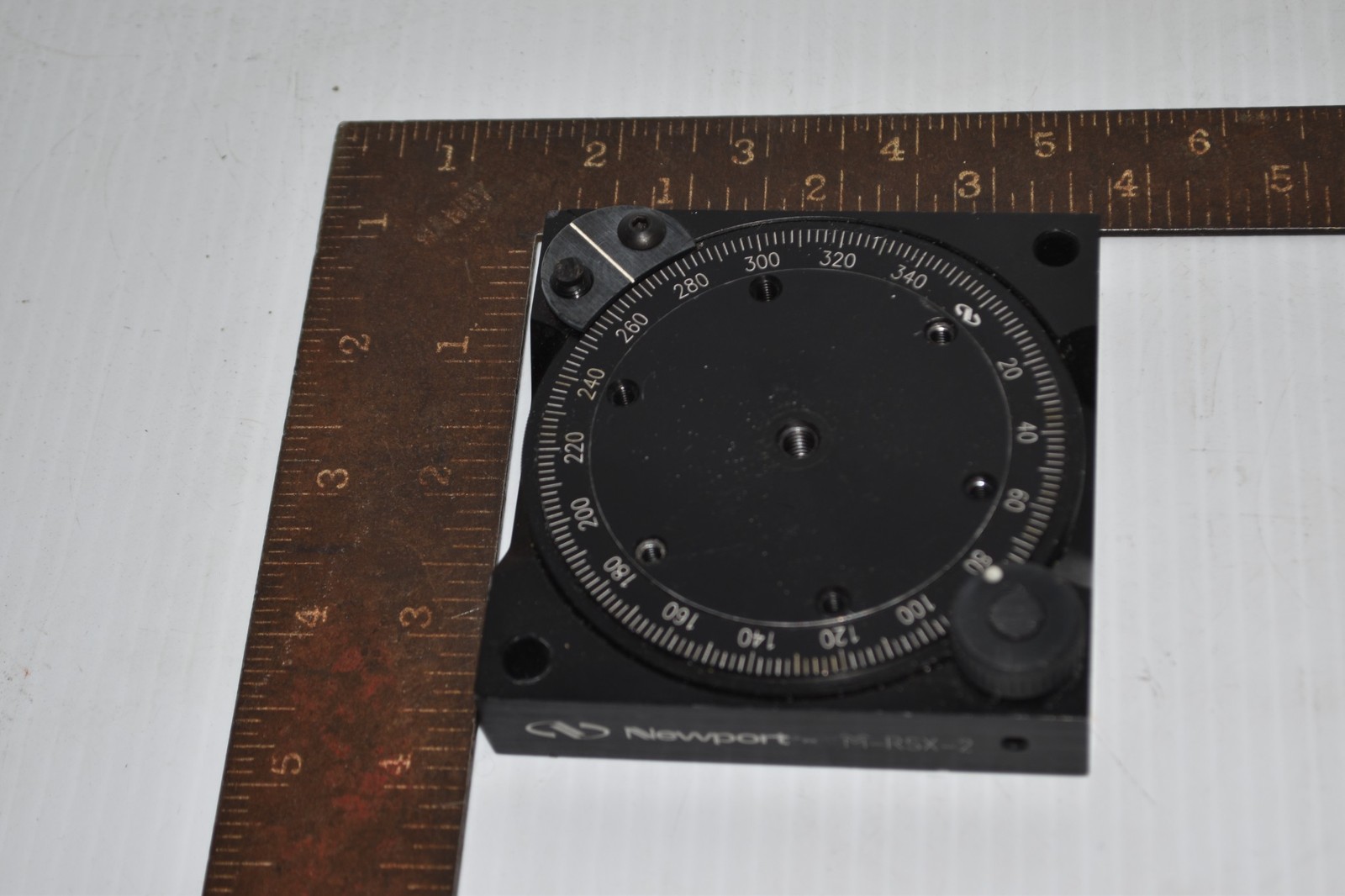*JM* NEWPORT M-RSX-2 ROTATION STAGE (CTE81)