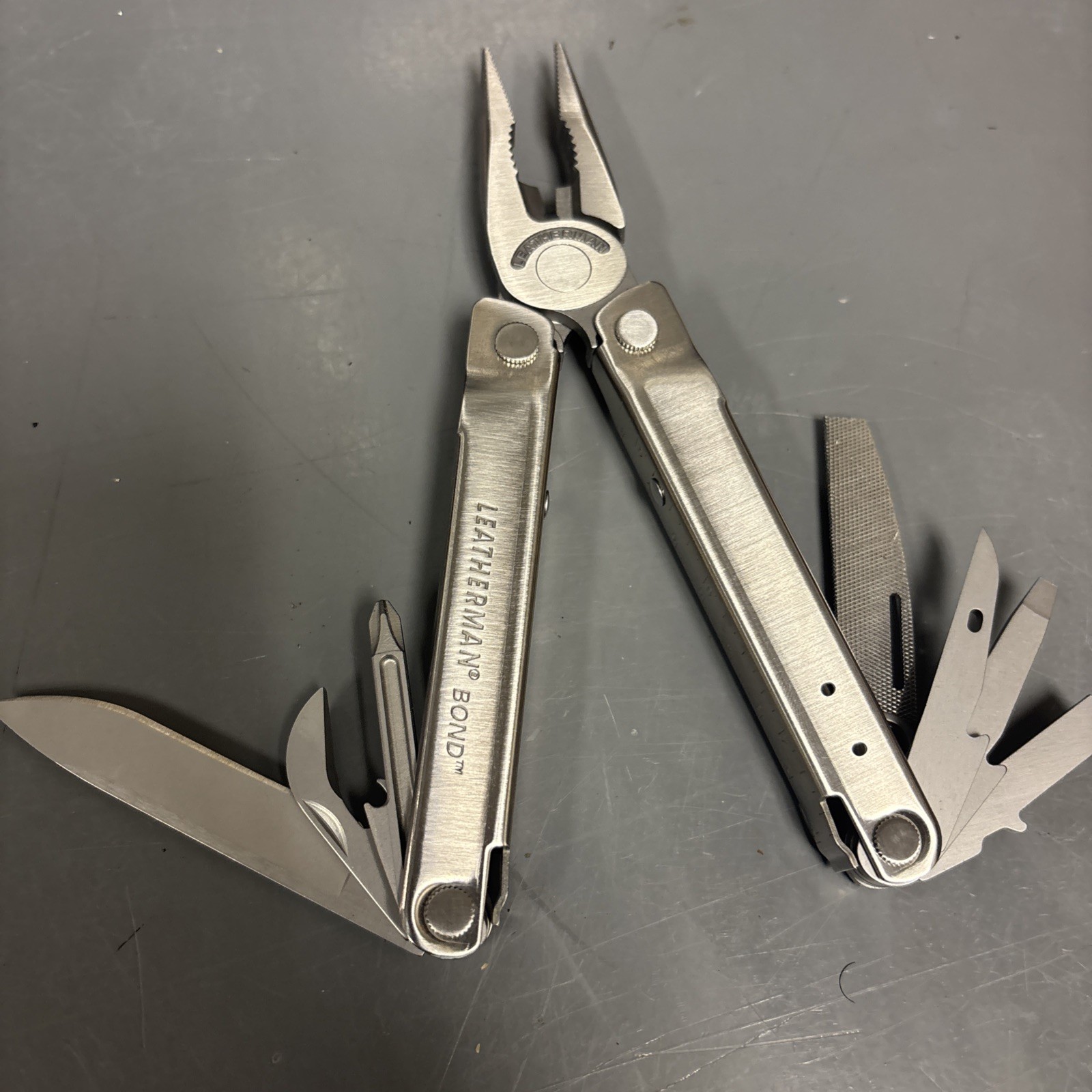 LEATHERMAN Bond Multitool