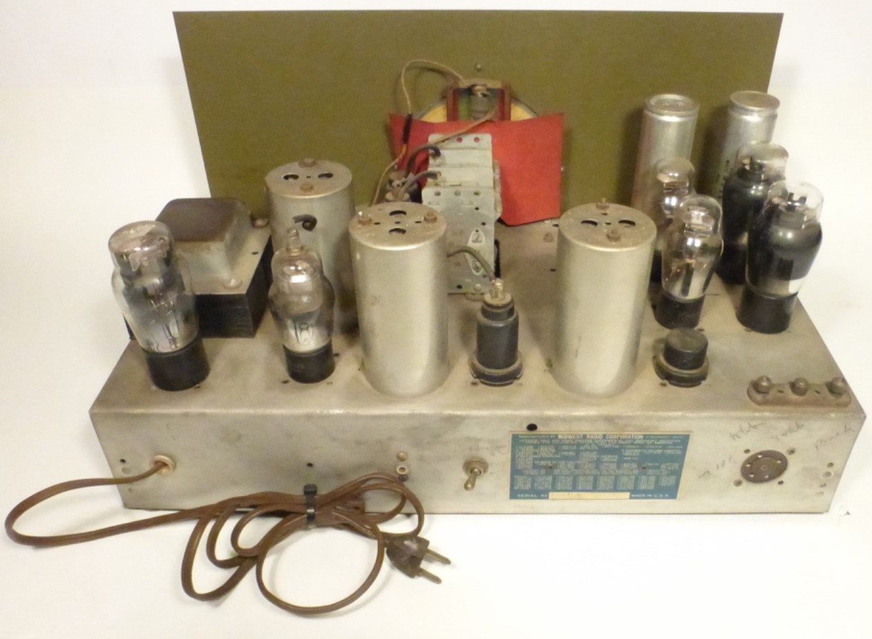 vIntage MIDWEST model 11-37 CHASSIS: GOOD TUNING, KNOBS, GRAPHIC, ALL 11 TUBES