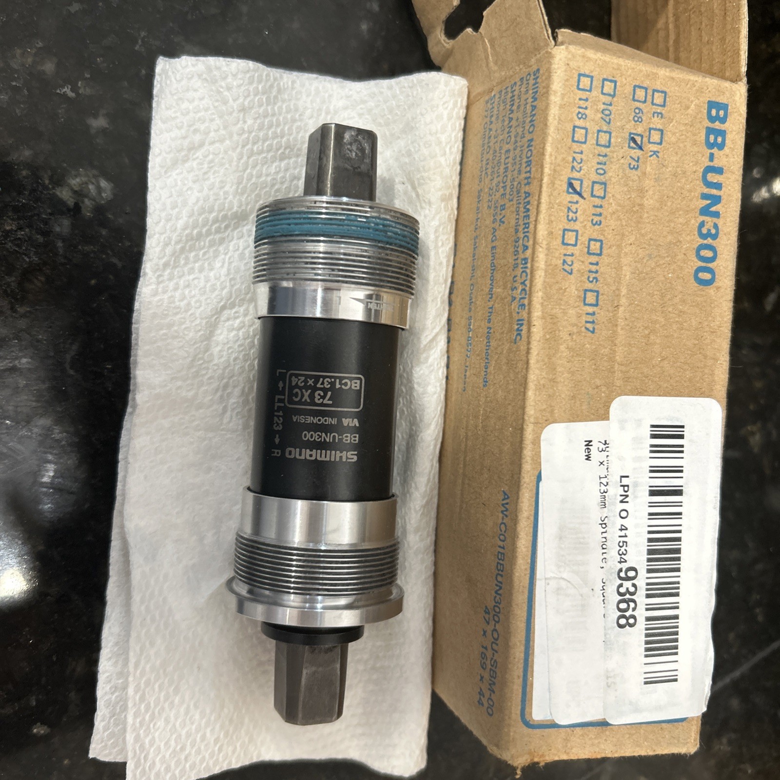 Shimano BB-UN300 Bottom Bracket - English, 73 x 123mm