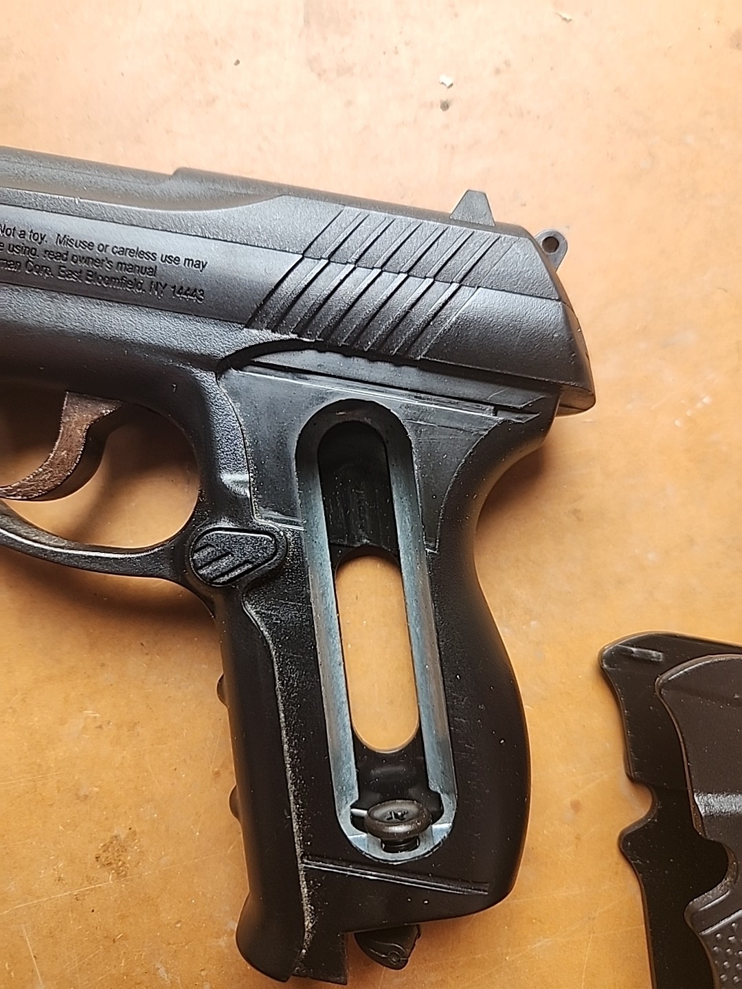 Crosman C11 Semi-Automatic CO2 BB Air Pistol