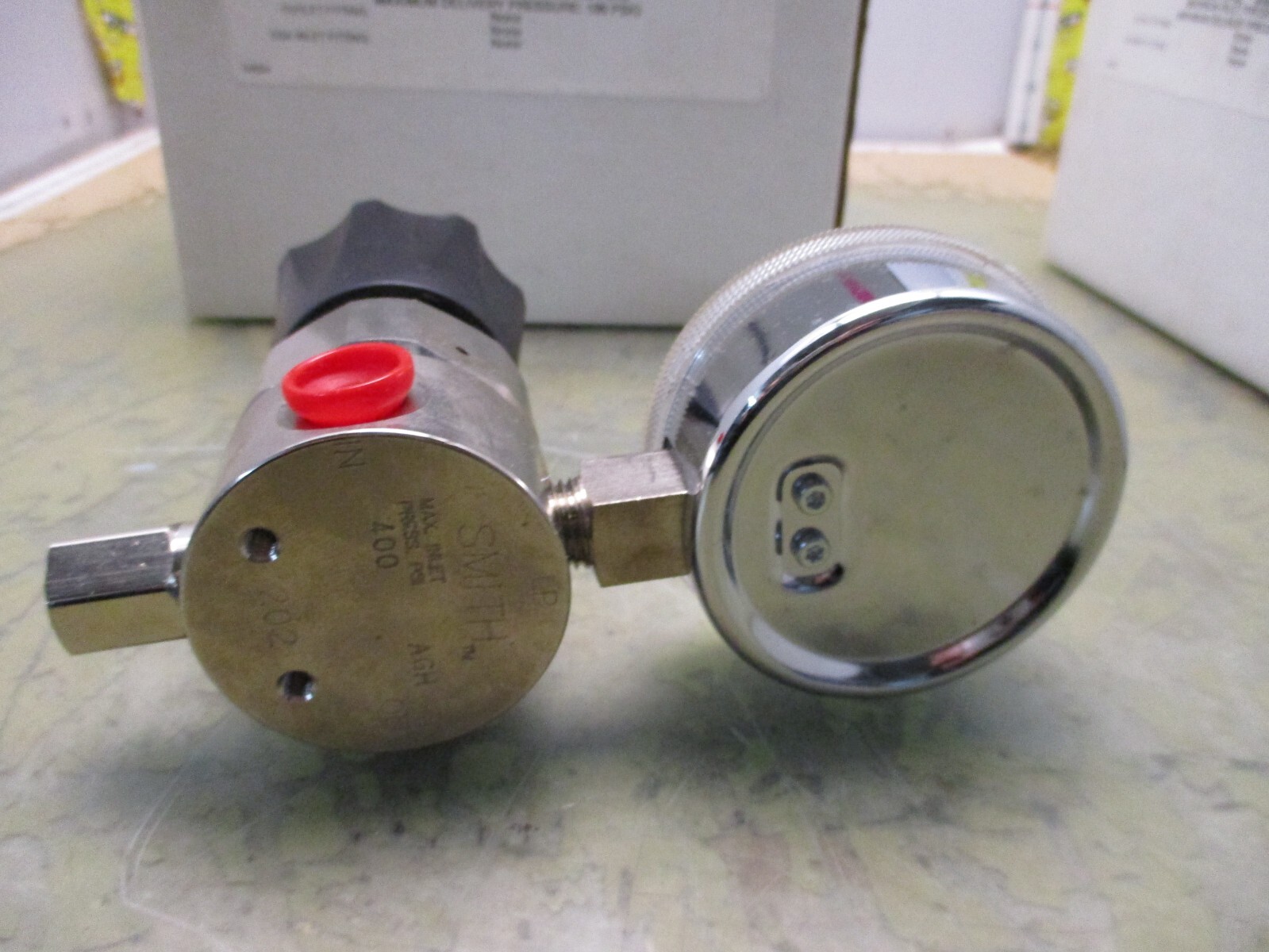 Smith 202-0000 100 PSI Analytical Line Regulator [0X]