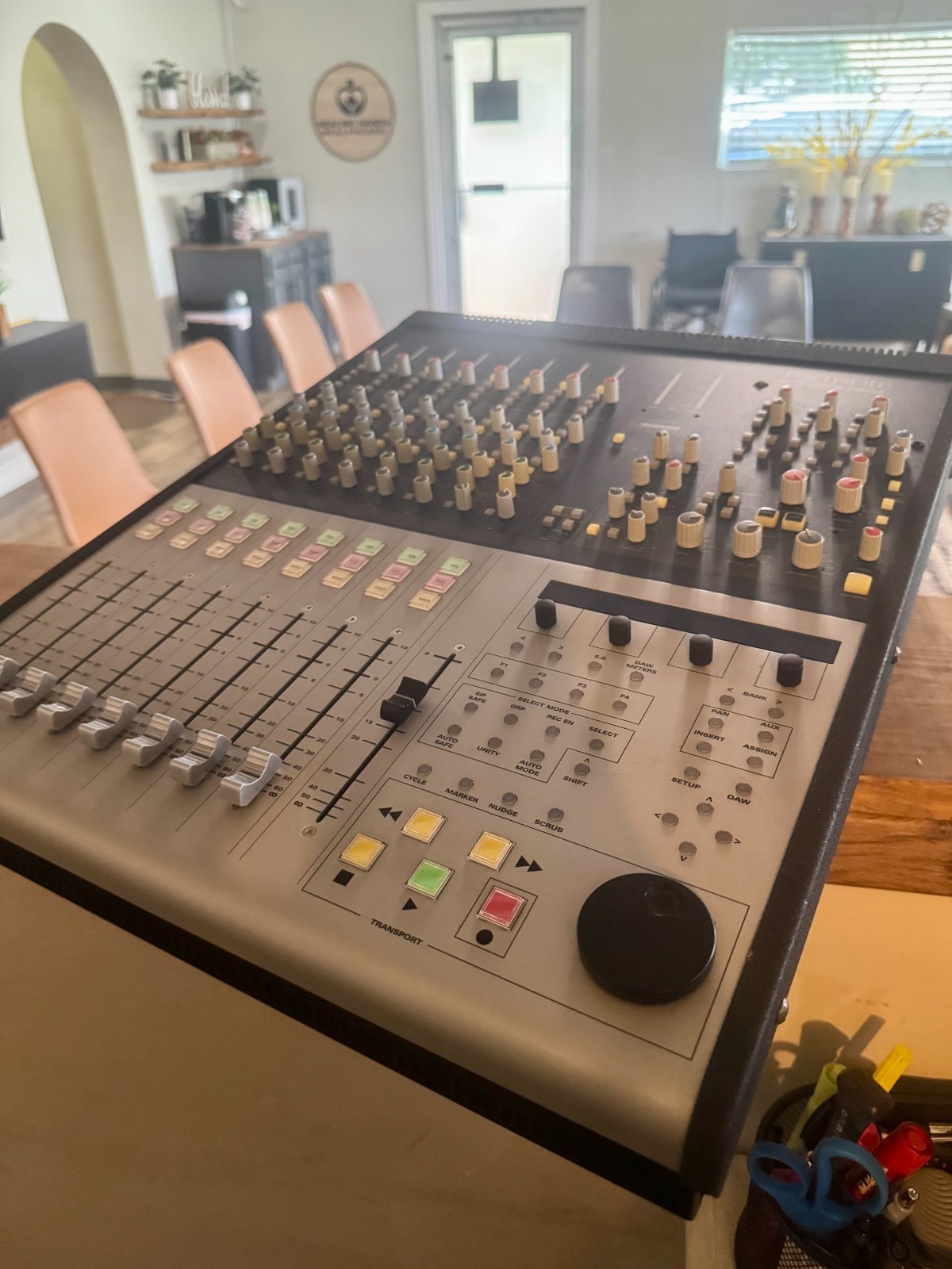 FOCUSRITE 2802 MIXER.   MINT!!      (2) FREE DB/5 CABLES INCLUDED!!