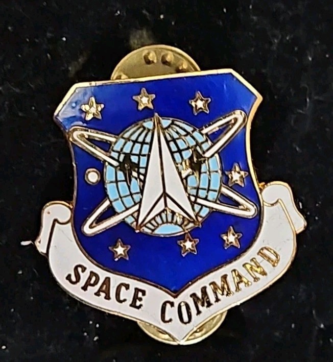 MILITARY INSIGNIA BADGE CREST US AIR FORCE SPACE COMMAND EUC
