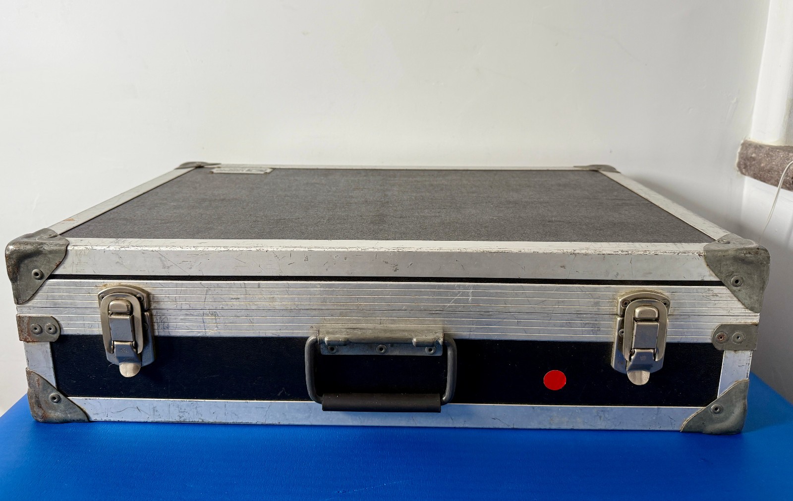 Viking 25 x 17 x 6.5 Multipurpose Trunk ATA Road Case DJ Mixer Synth Pedal Board