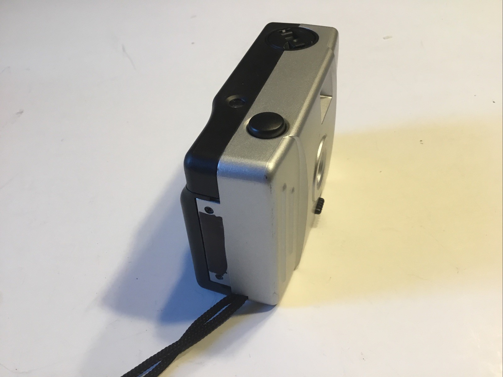 Bell & Howell Point And Shoot 35 Mm Focus Free Camera.