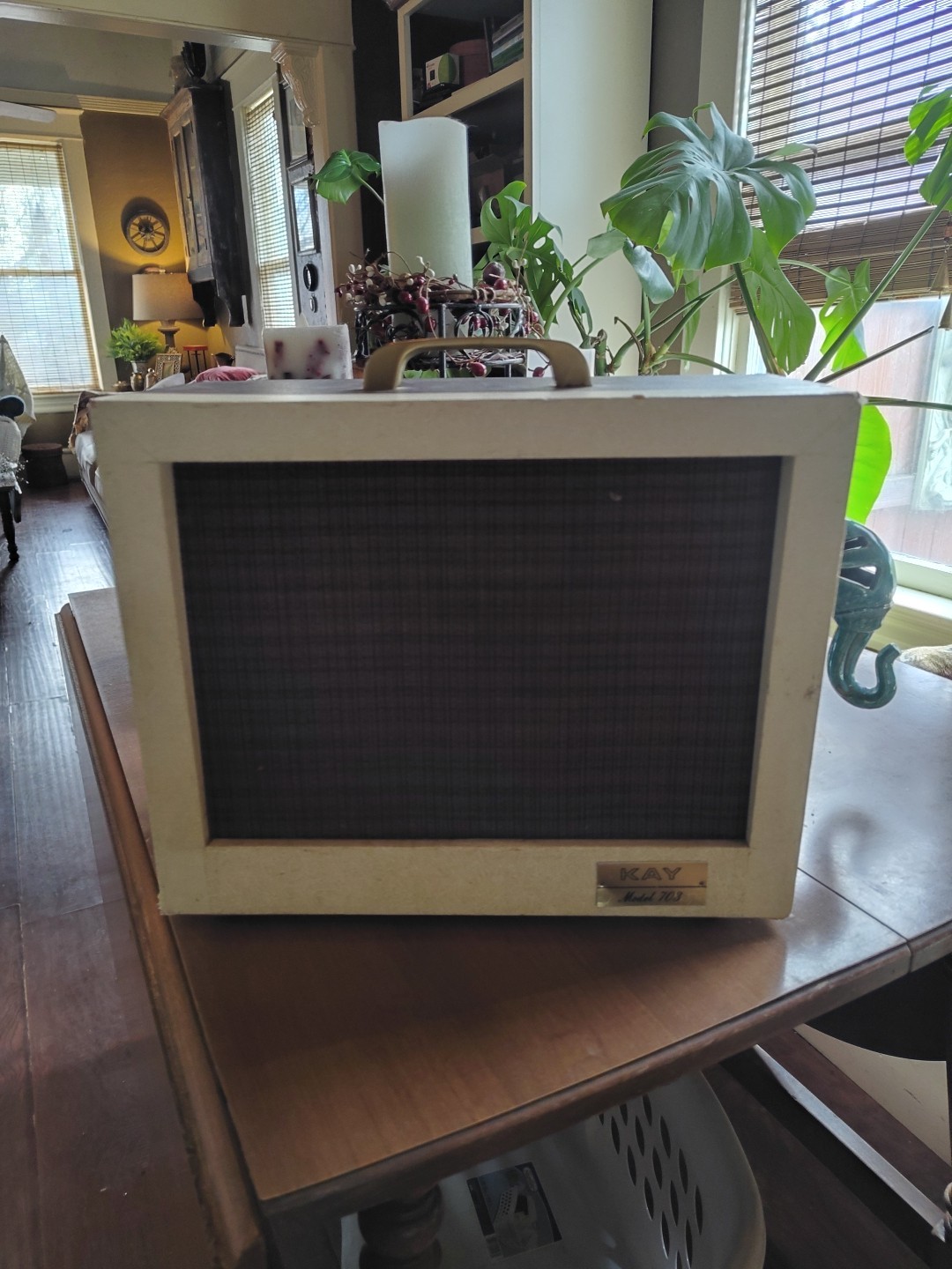 Kay Model # 703- 1x8" / Combo Amplifier 1962 - Brown & Cream . Tested & Working