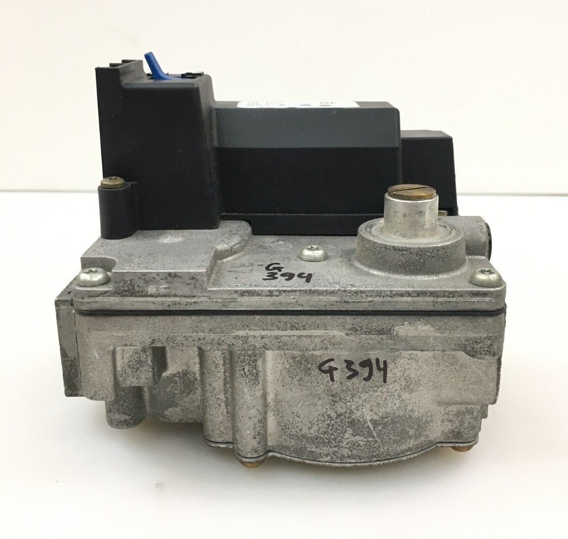 White-Rodgers 36F22-202 Furnace Gas Valve B12826-14 used #G394