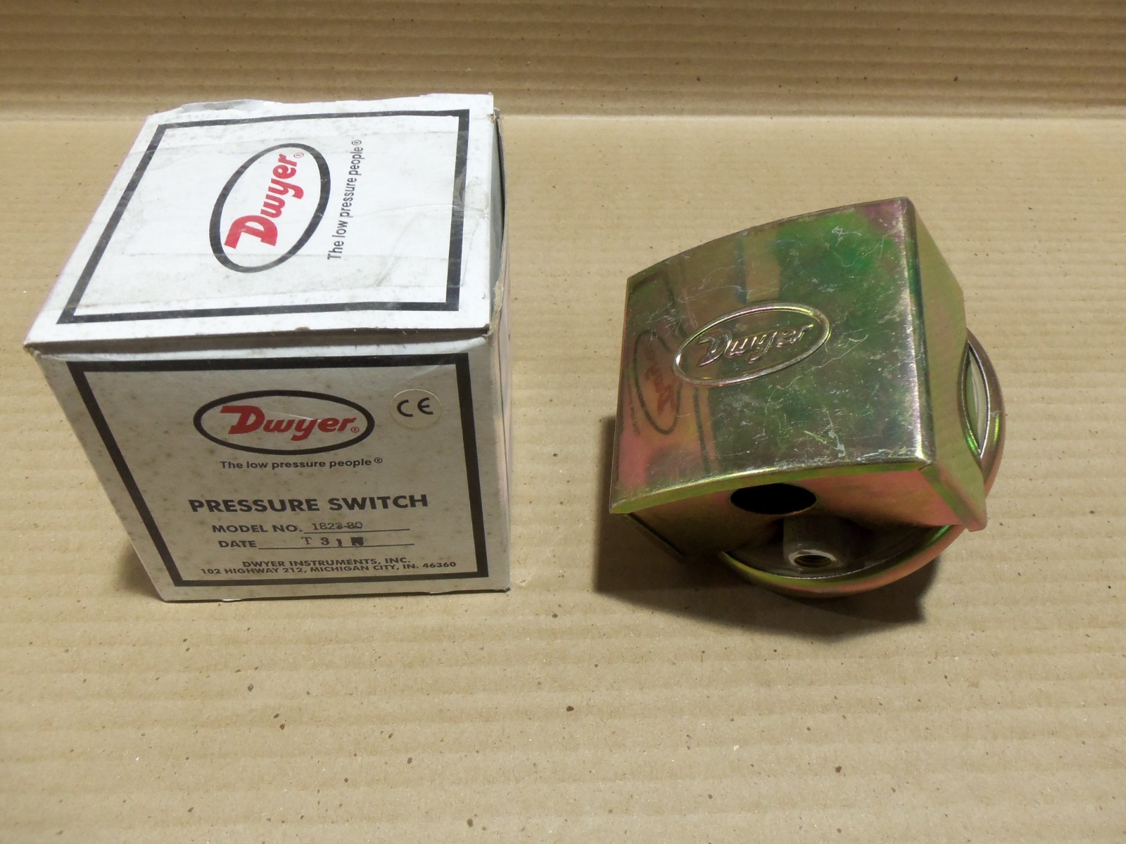 New Dwyer 1823-80 Pressure Switch