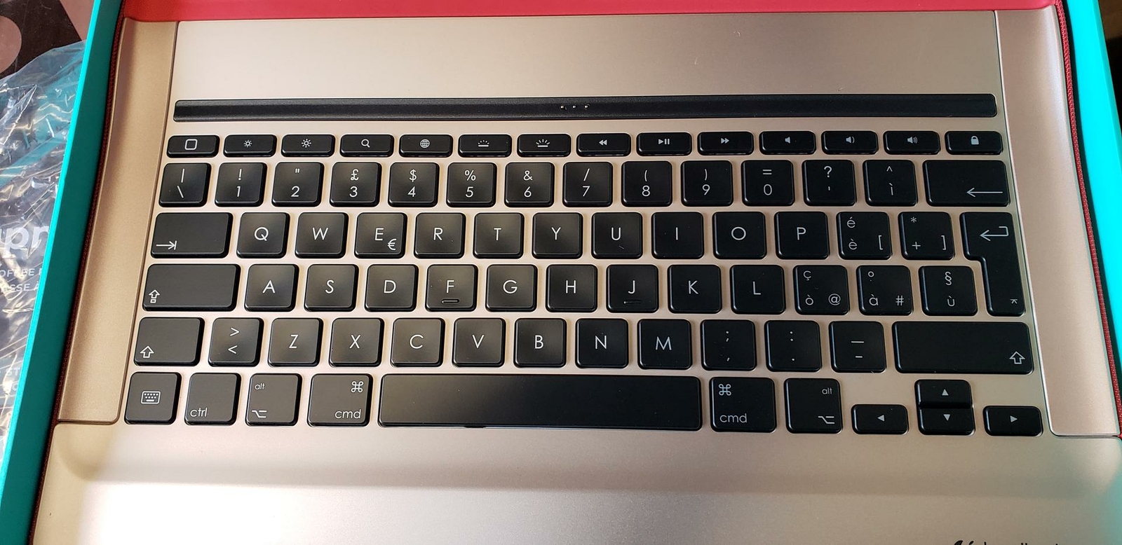 Logitech Create Backlit International Keyboard Case for iPad Pro Red