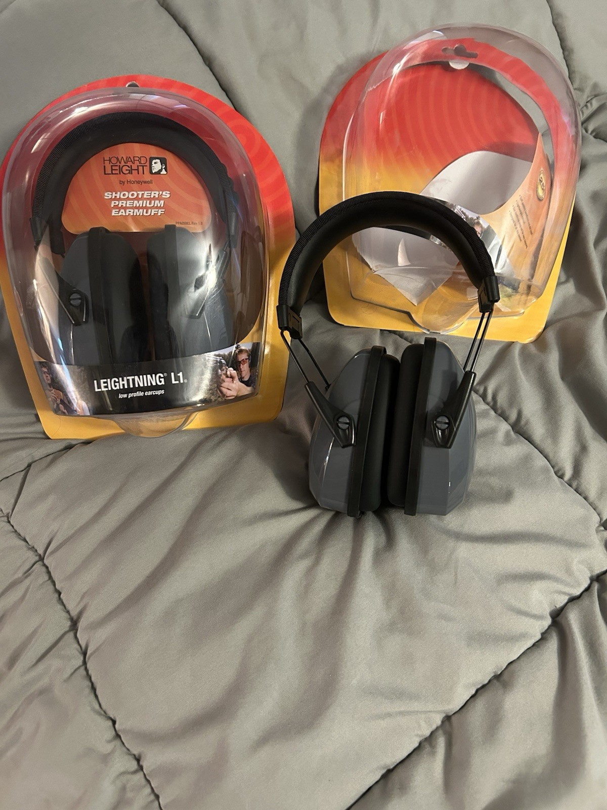 New Set Of 2 Howard Leight Lightening L1 Shooting Ear Muffs
