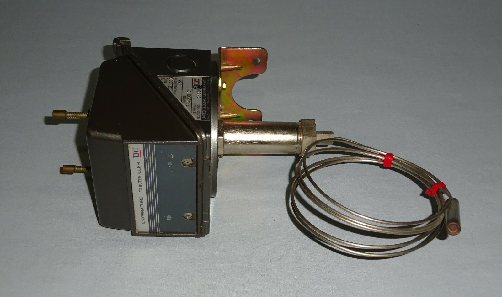 United Electric Controls IE302G Temperature Control 35-200 Degrees Celsius NEW