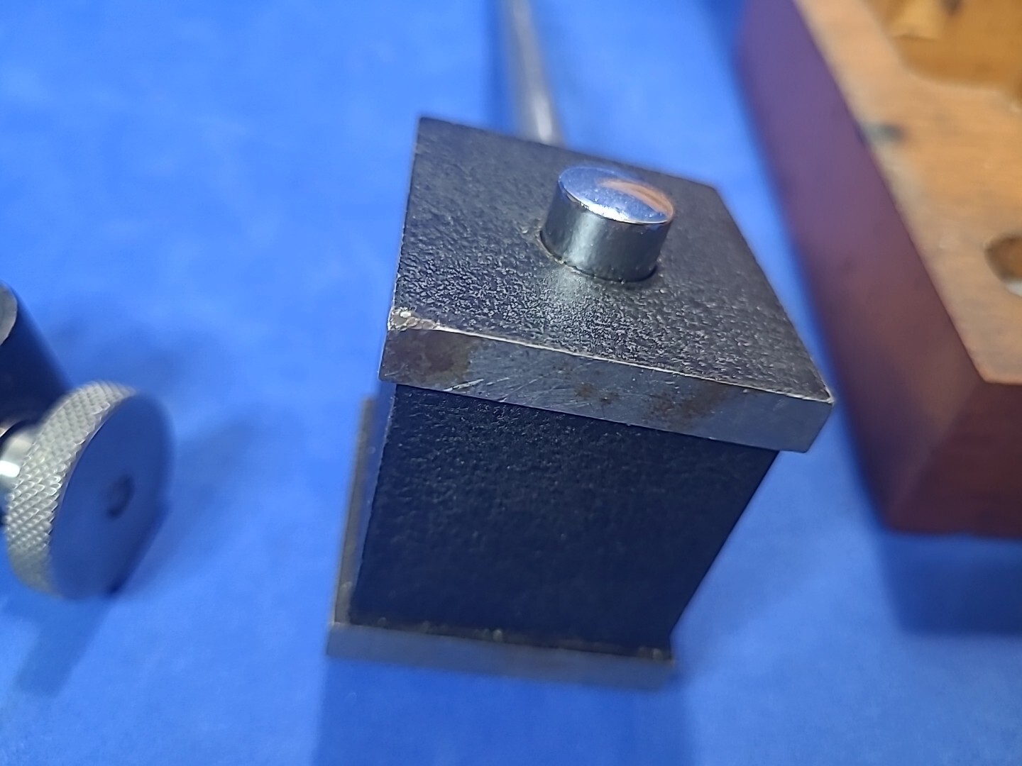 Starrett 657EZ Magnetic Base With Indicator in Wood Case