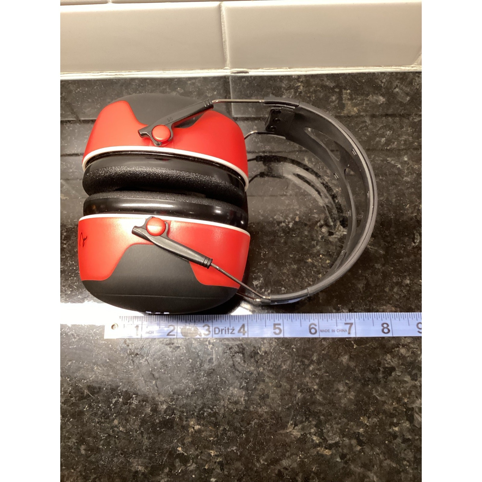 3M Pro-Grade noise - reducing earmuff