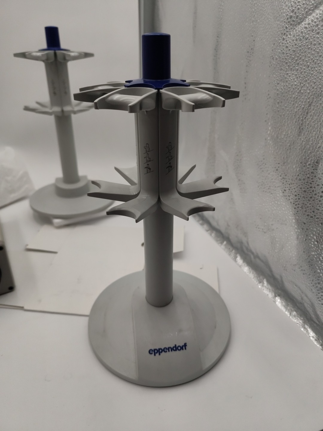 eppendorf research plus pipette stand