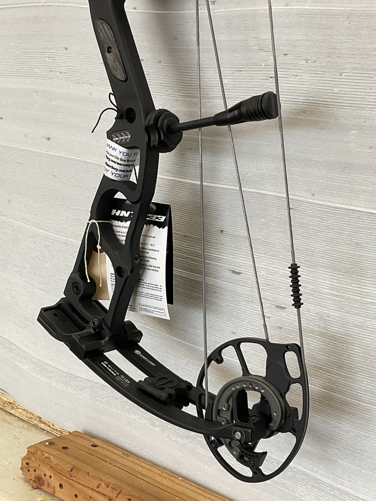 Elite Hunter 33, RH, In Black