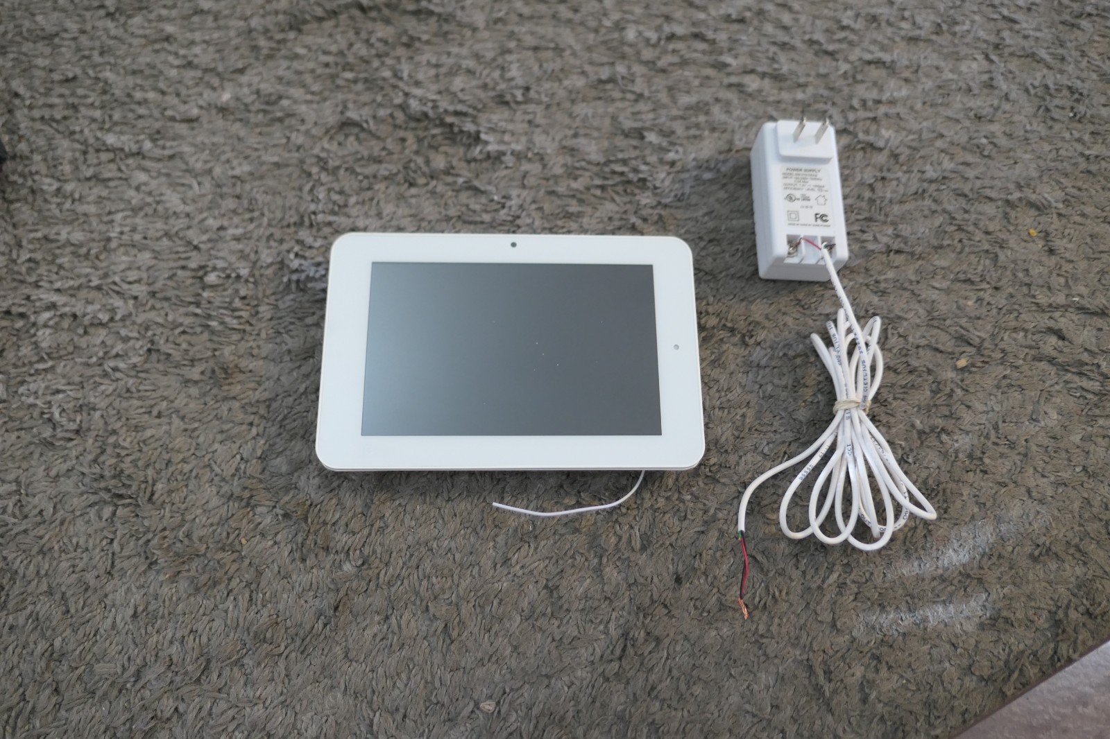 Qolsys IQ Panel 2 Z-Wave technology QS9201-5208-840 w/ Power Cord