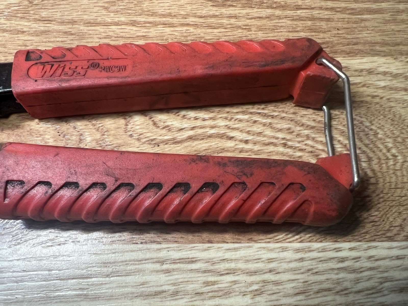 Crescent Wiss PWC9W Multi-Purpose 8 inch Wire Cutter Red Handle