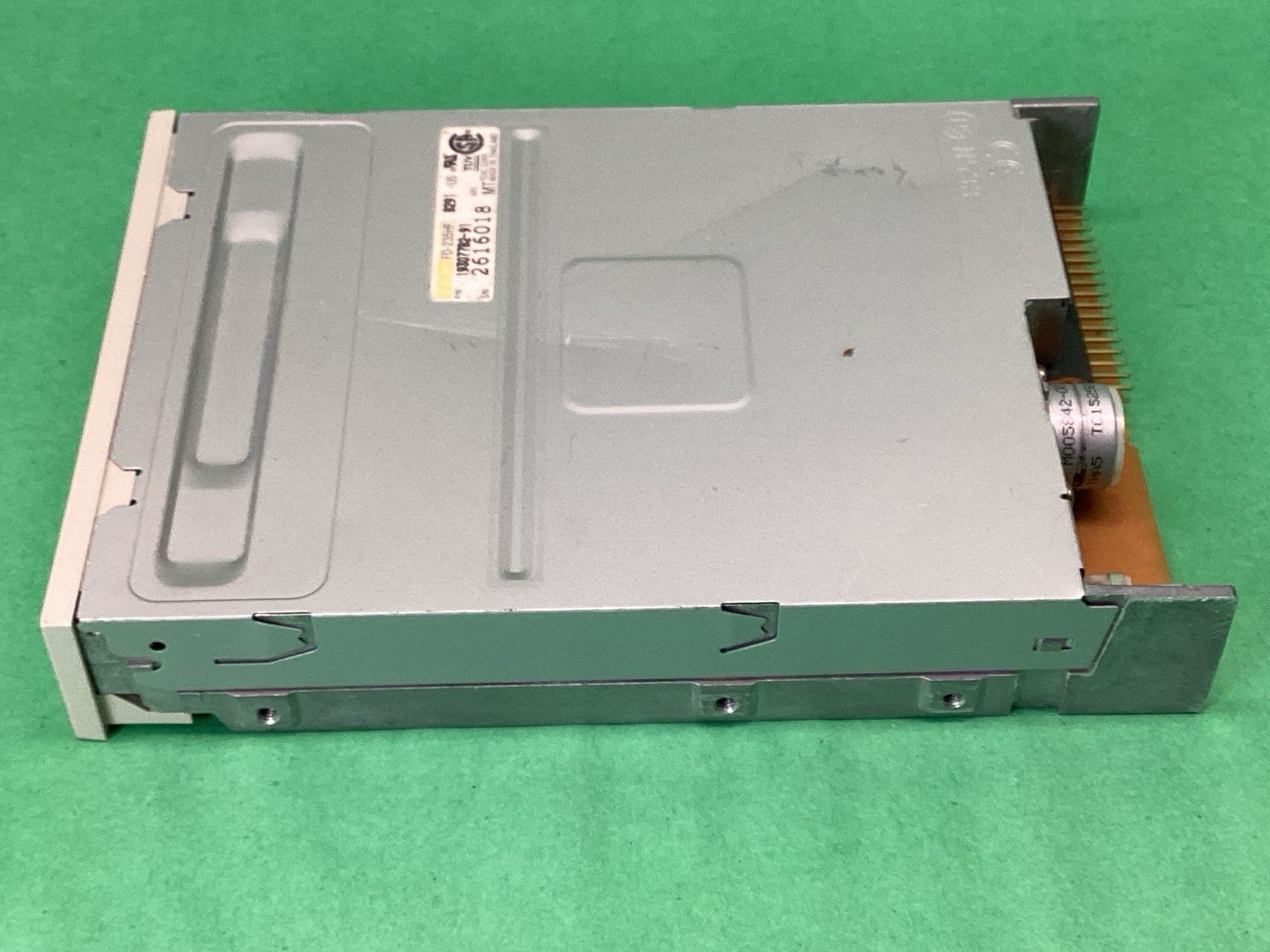 TEAC FD-235HF 3.5” Floppy Internal Beige Disk Drive - 193077B2-91 - UNTESTED