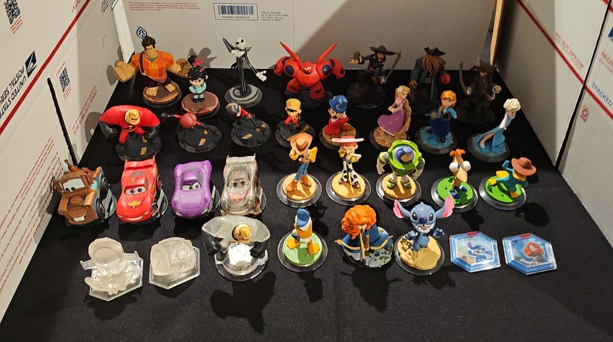 DISNEY INFINITY TRU Crystal Mr Incredible Lightning McQueen Jack Skellington Lot