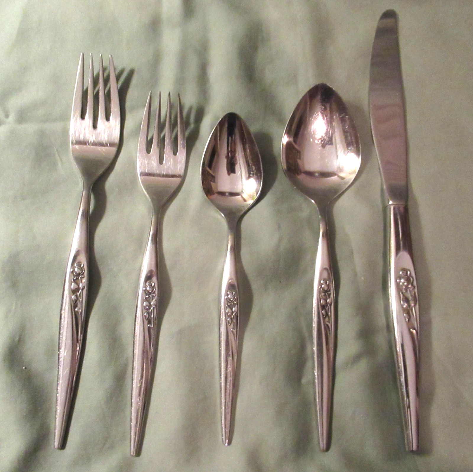 SEARS ROEBUCK TRADITION USA GENTLE ROSE GLOSSY STAINLESS FLATWARE YOUR CHOICE