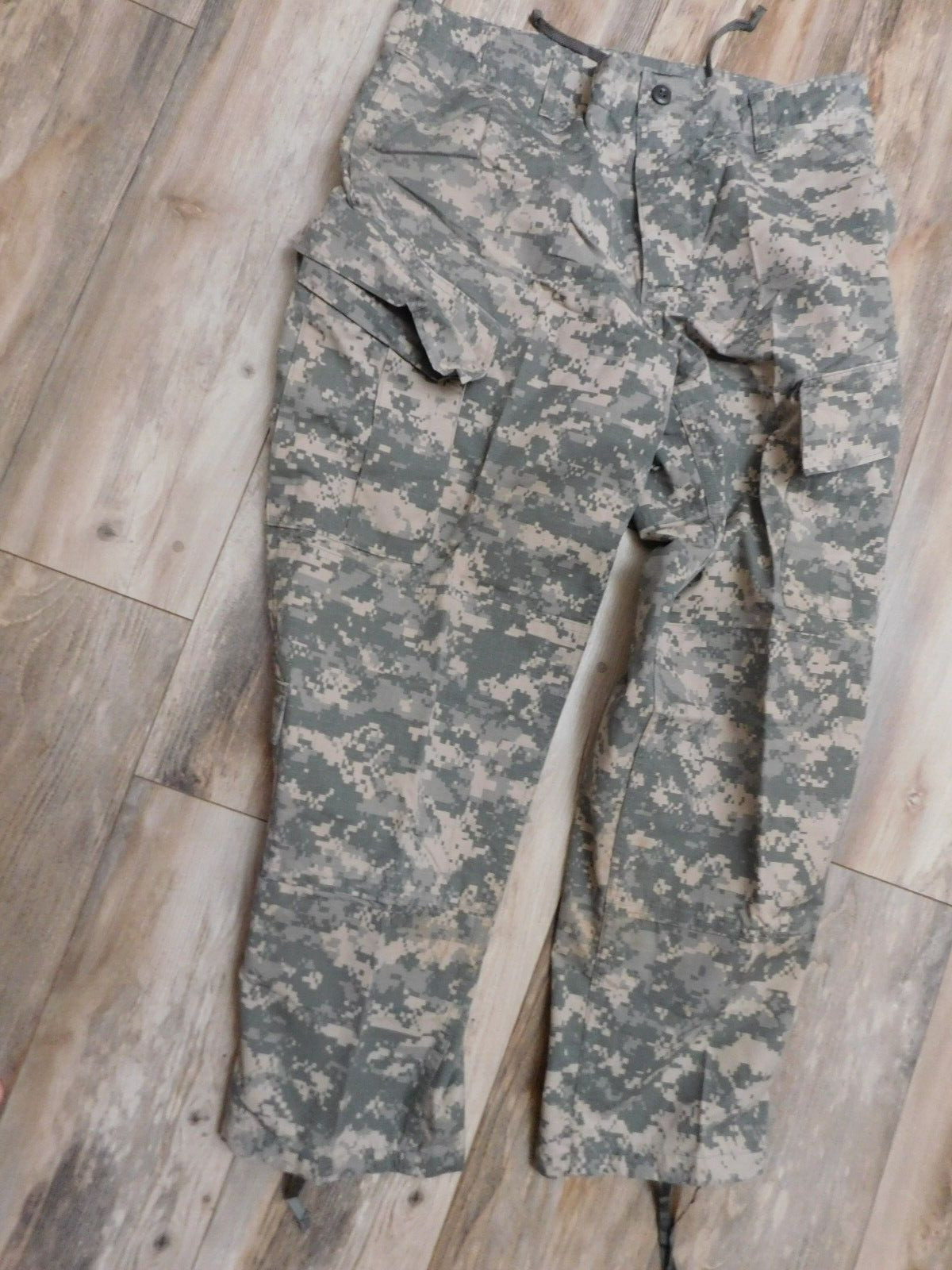 ARMY ACU PANTS  SIZE LARGE - SHORT