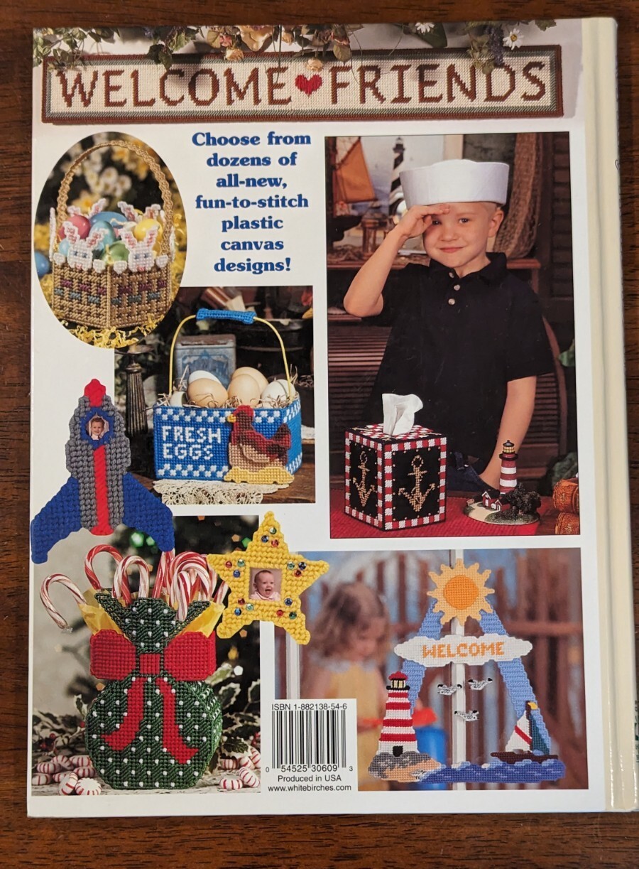 101 Easy Home Accents PLASTIC CANVAS PATTERN BOOK Very Good Used
