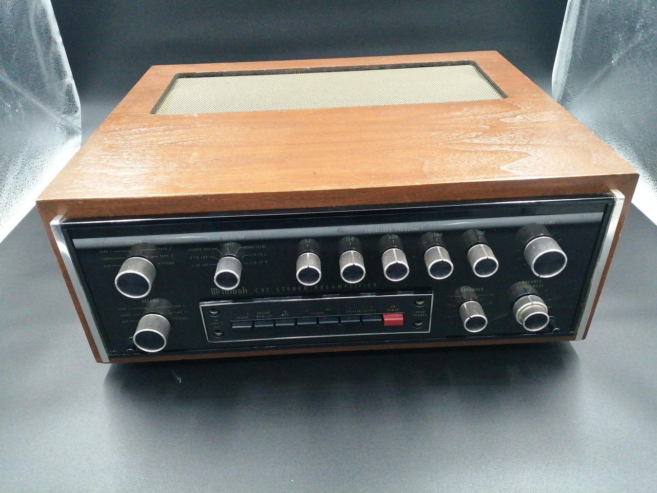 MCINTOSH C32 Input sensitivity PHONO1.2 2 MV Maintained Used scratch and dirt
