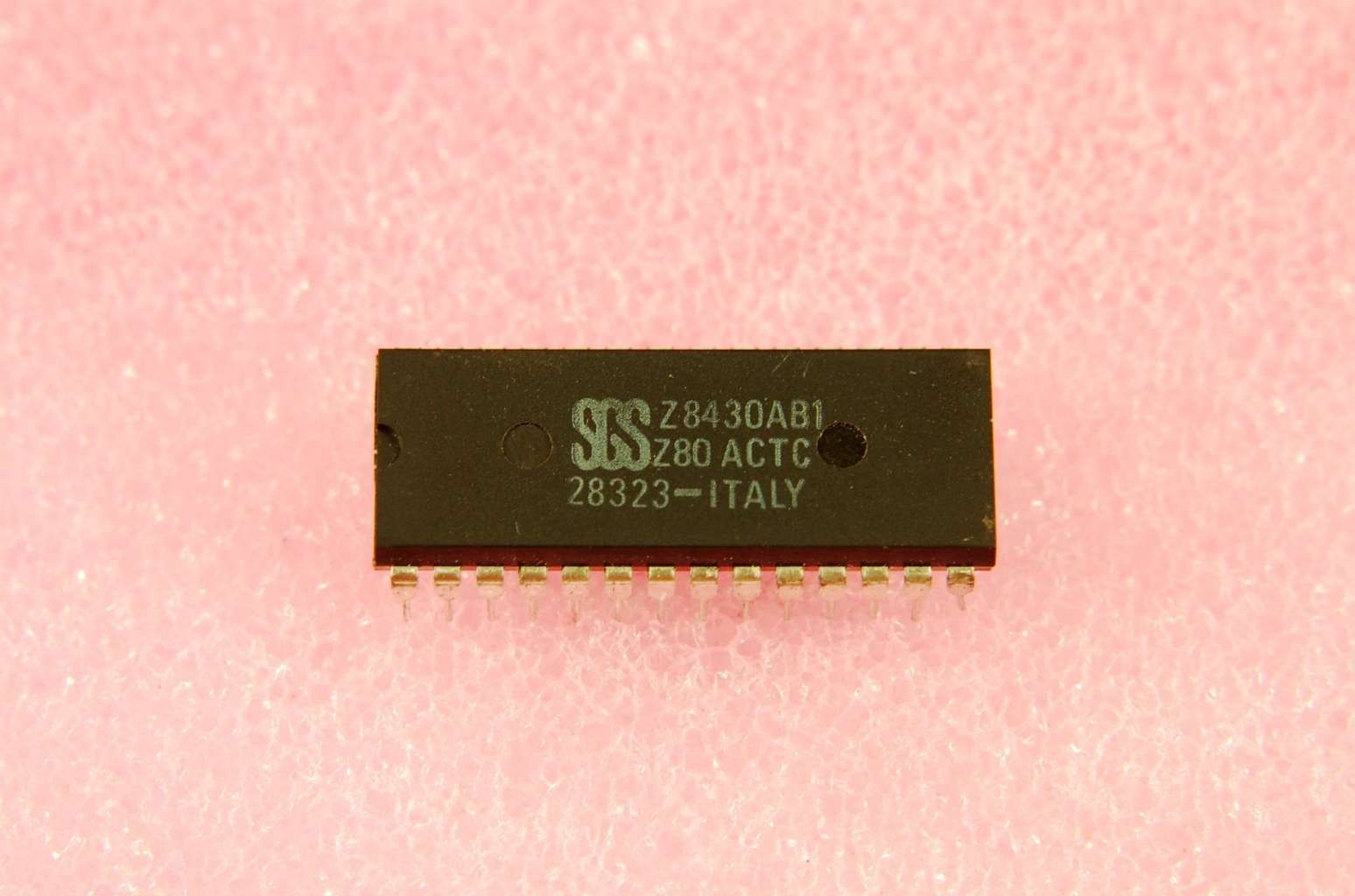 Lot of 2 - SGS (ST) - Z8430AB1 Z80ACTC - Microprocessor, CPU Peripheral Timer