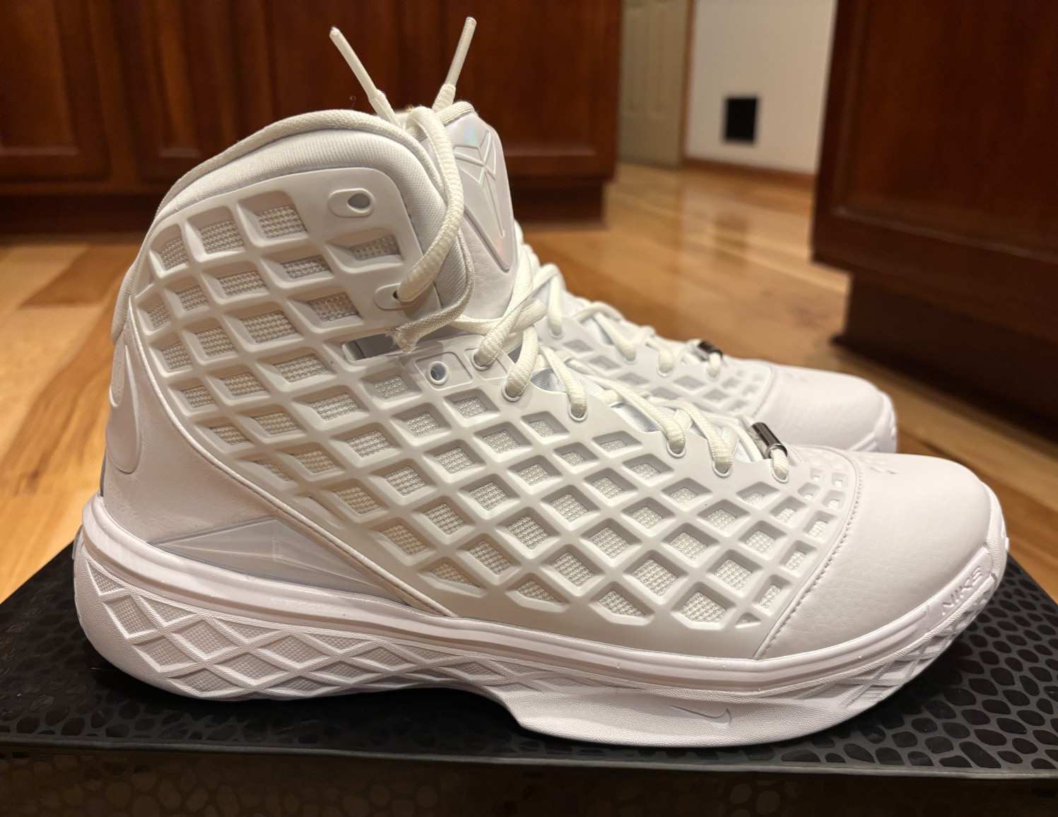 Nike Kobe III Protro Triple White HM4351 100 Size 11 FULL BOX