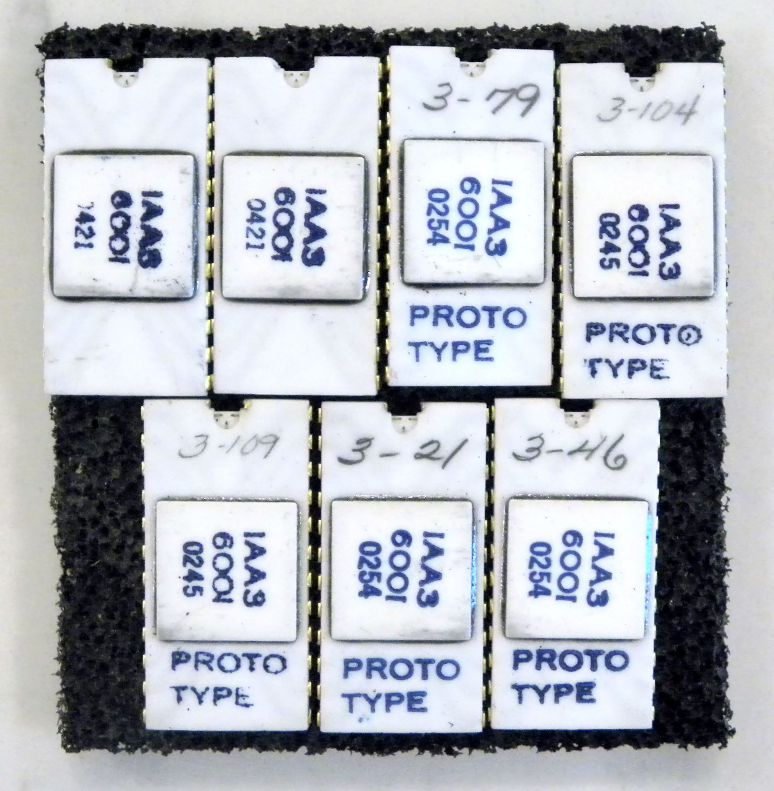 Eproms White Ceramic Prototype Rom IAA3 6001 0254/0421 Gold Legs Apple II II+